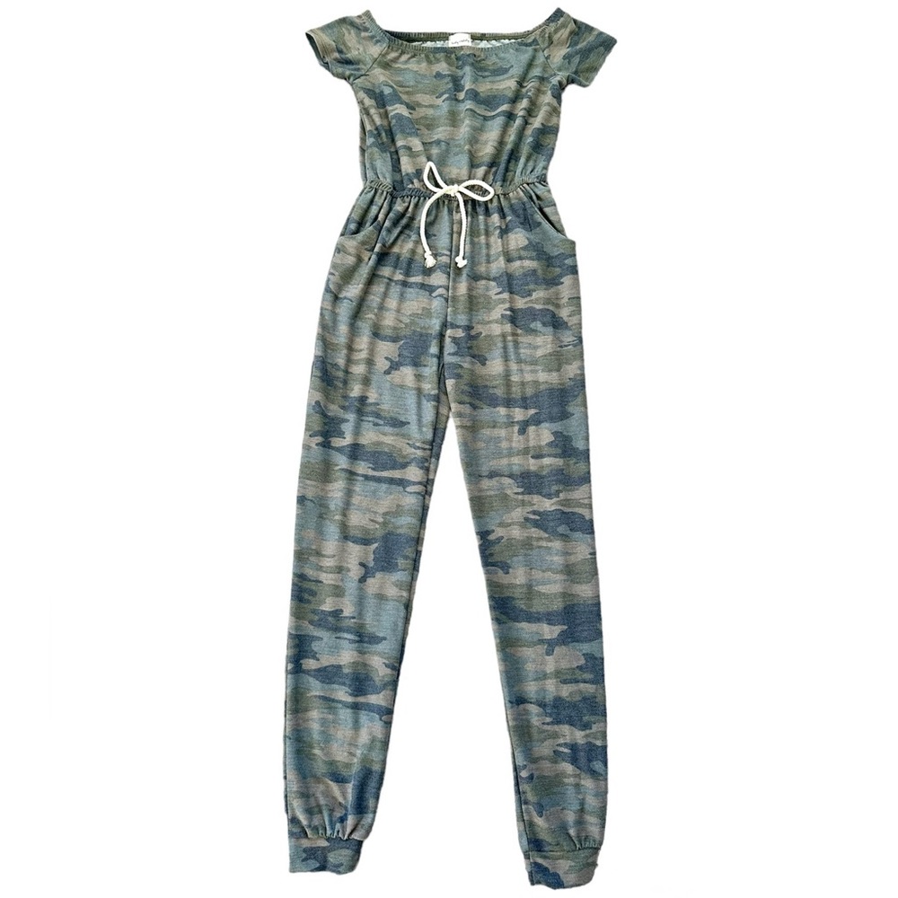 NWOT Camouflage Jumpsuit with Jogger-style bottoms and waist tie